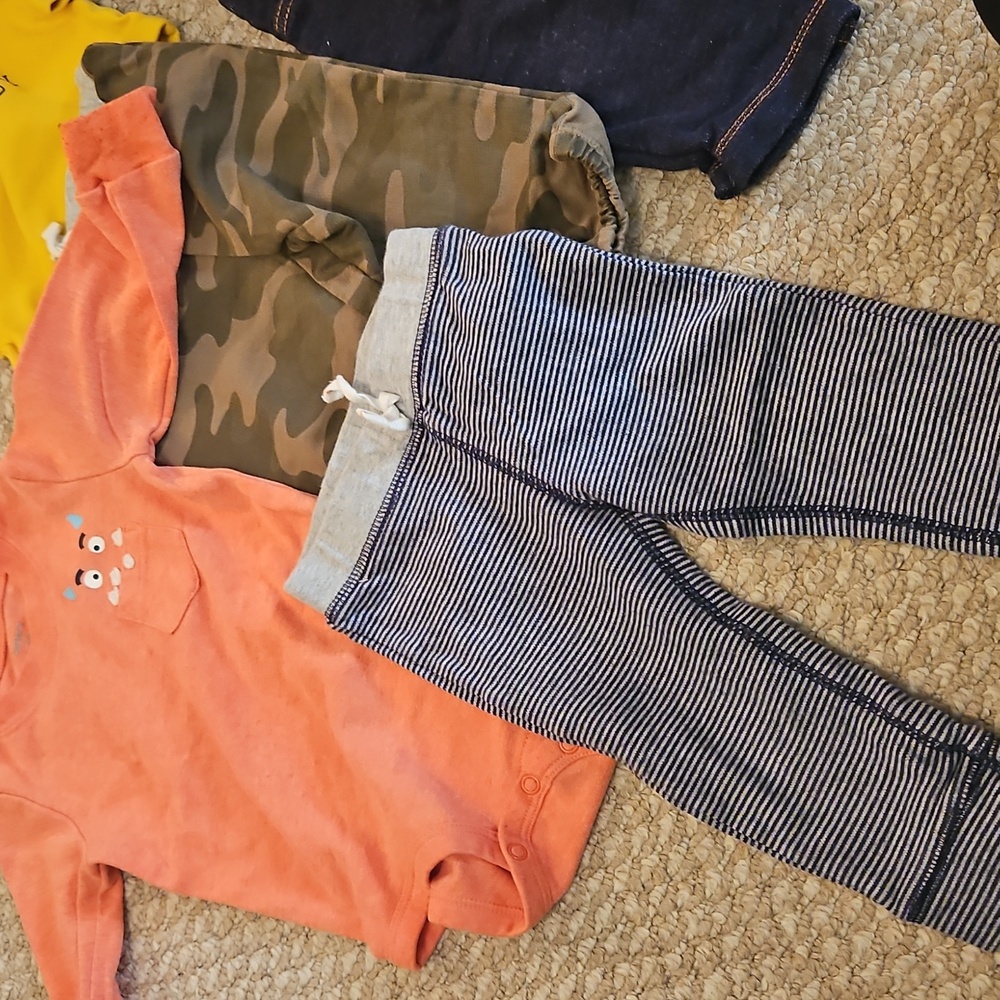 Carters Outfit Bundle - Picture 5 of 10